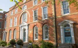 英国奇切斯特大学世界排名