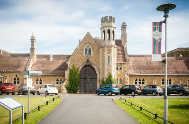英国格鲁斯特大学硕士